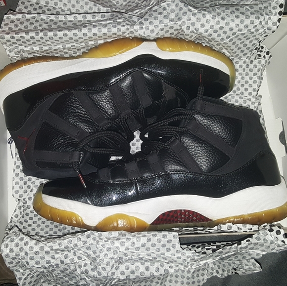 Air Jordan 11 Retro (72-10 Season) (Size 10)! - Picture 4 of 14